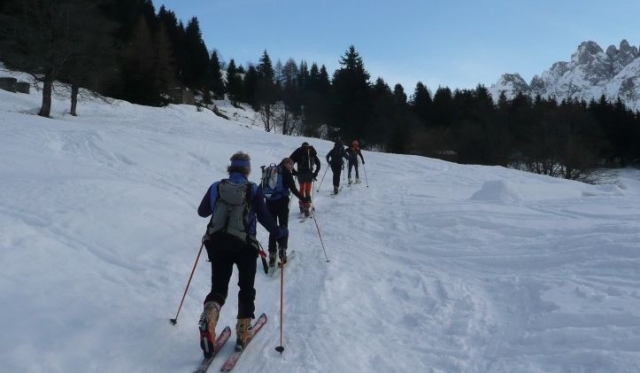  En línea con esquís 